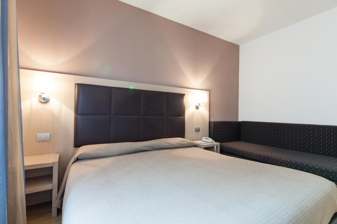 Hotel Michelangelo Forlì Esterno foto