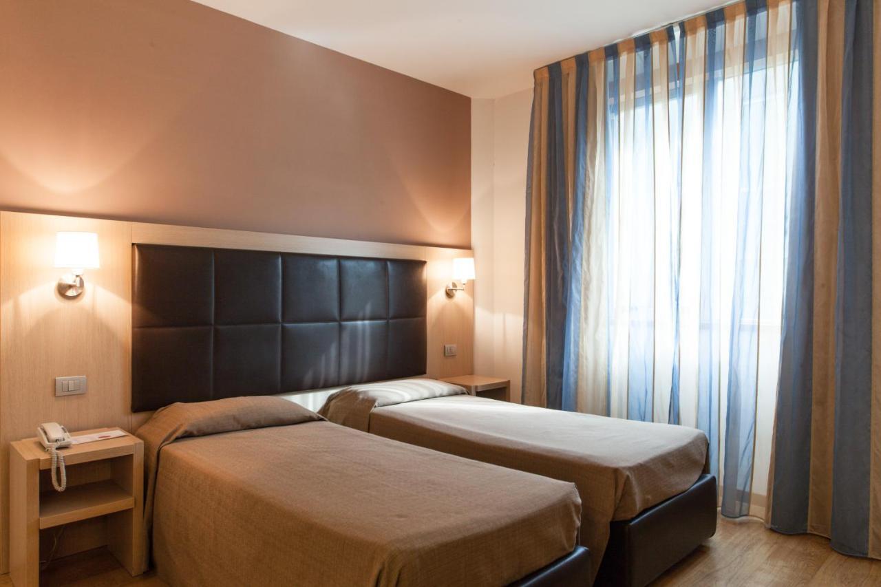 Hotel Michelangelo Forlì Esterno foto